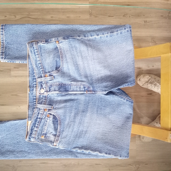 Levi's Light Blue Straight Leg Jeans - Picture 1 of 7
